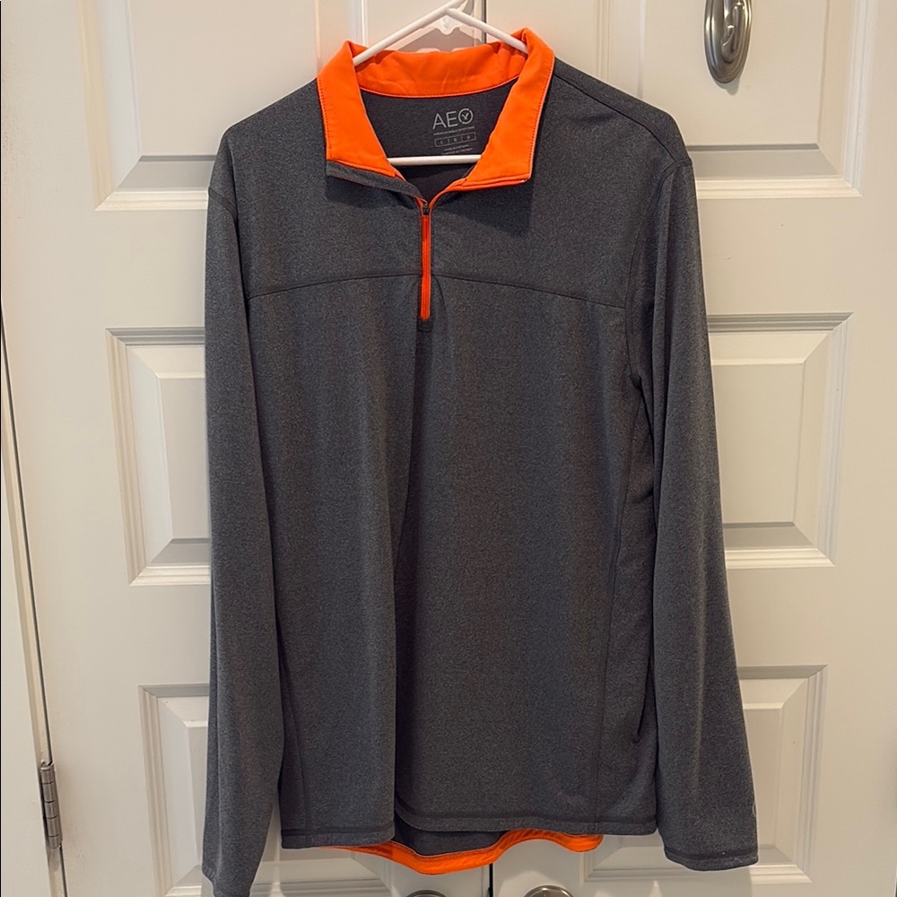 American Eagle Outfitters Men's Gray and Orange lightweight pullover